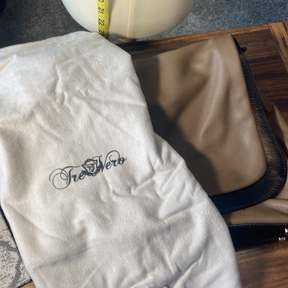 Tre Vero two tone leather handbag with dust bag - Picture 13 of 16